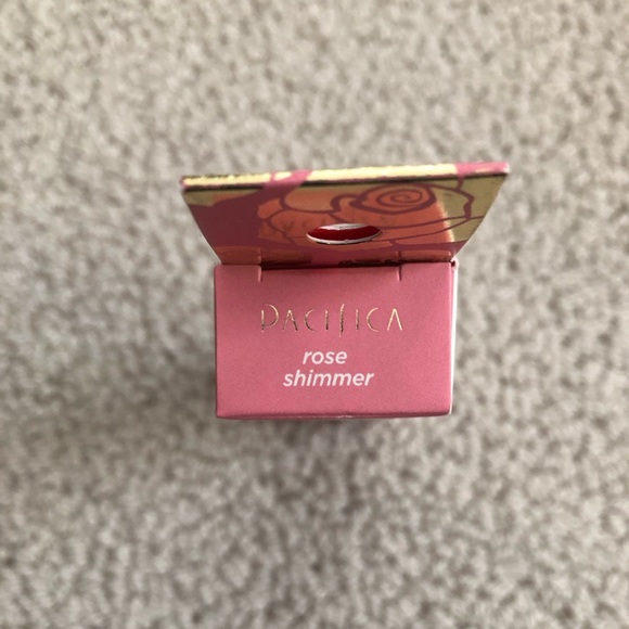 Pacifica Vegan Care Balm! Shade: Rose Shimmer. - Picture 2 of 6